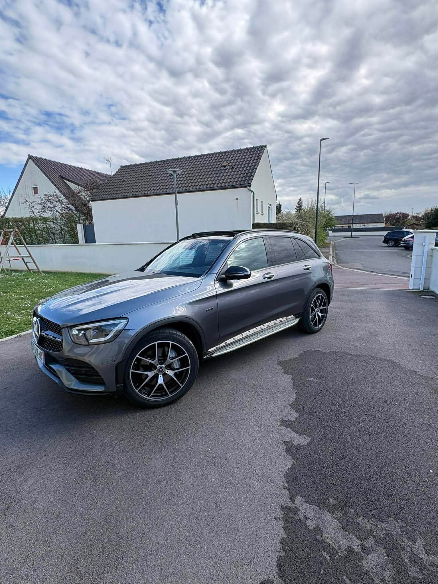 GLC 300 E 2.0i HYBRID 4-MATIC